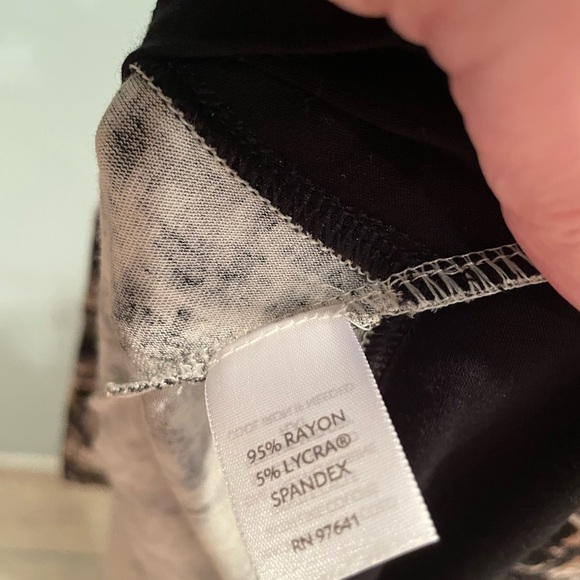 J Jill 3/4 sleeve shark bite tunic top. Size XS - Picture 6 of 6